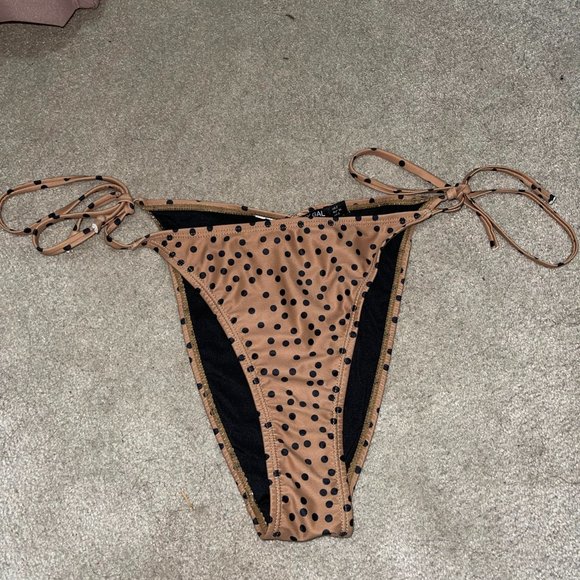 Nasty Gal Polka dot Swim set - Picture 3 of 15
